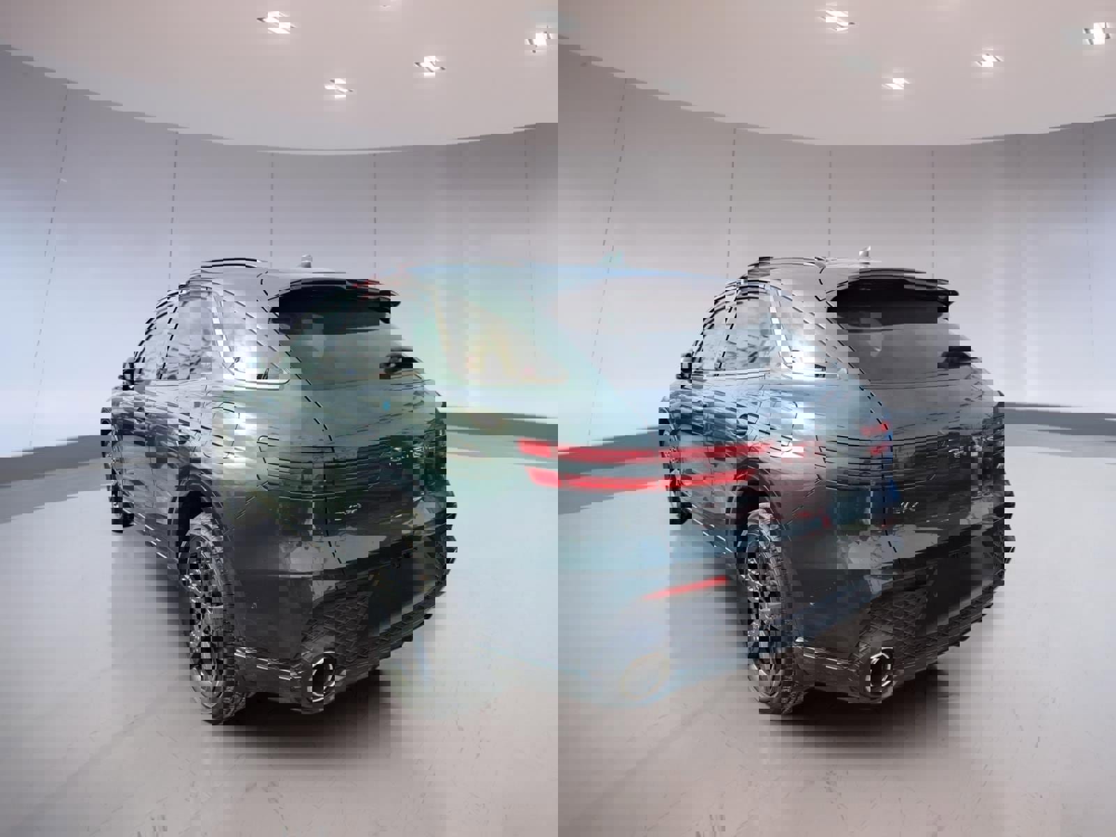 Used 2023 Genesis GV70 2.5T w/ Sport Prestige Package image 3