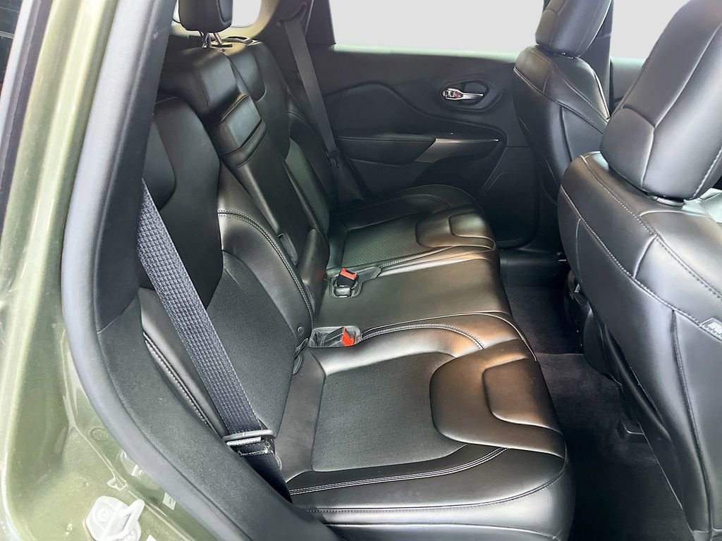 Used 2019 Jeep Cherokee Latitude Plus w/ Comfort/Convenience Group image 25