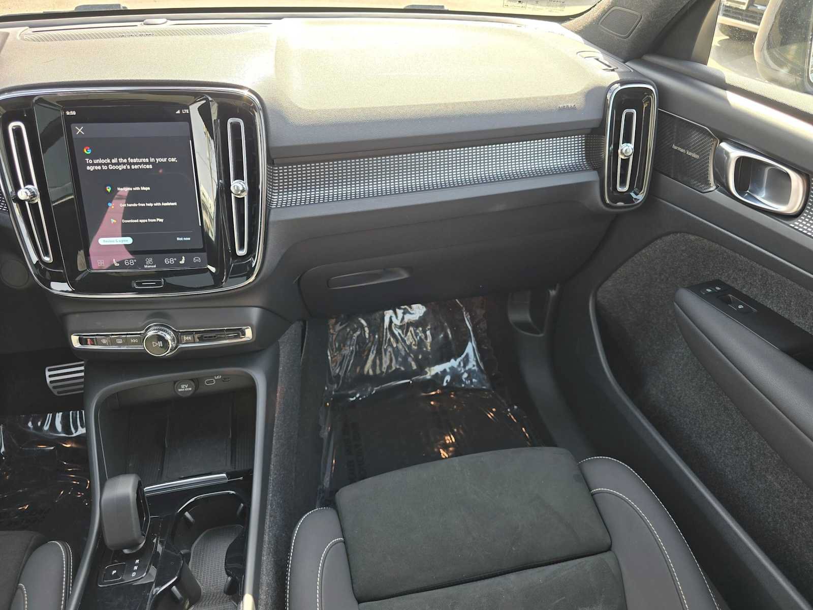 Used 2022 Volvo XC40 P8 Recharge Ultimate AWD/4WD image 17