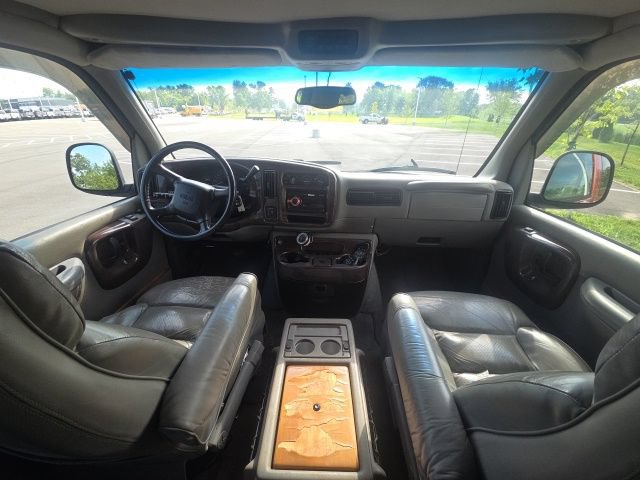 Used 2002 GMC Savana 1500 w/ SLE Marketing Option Pkg 3 RWD image 25