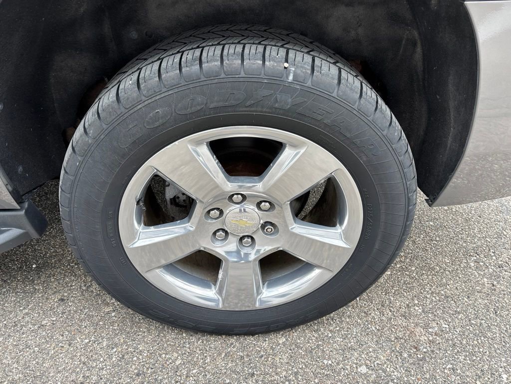 Used 2018 Chevrolet Tahoe LS w/ All-Season Package AWD/4WD image 9