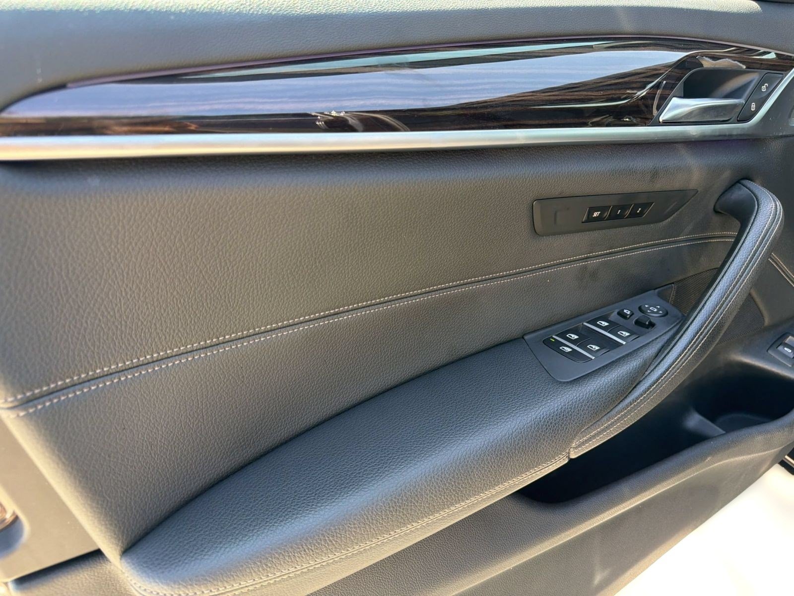 Used 2019 BMW 530i w/ Convenience Package RWD image 13