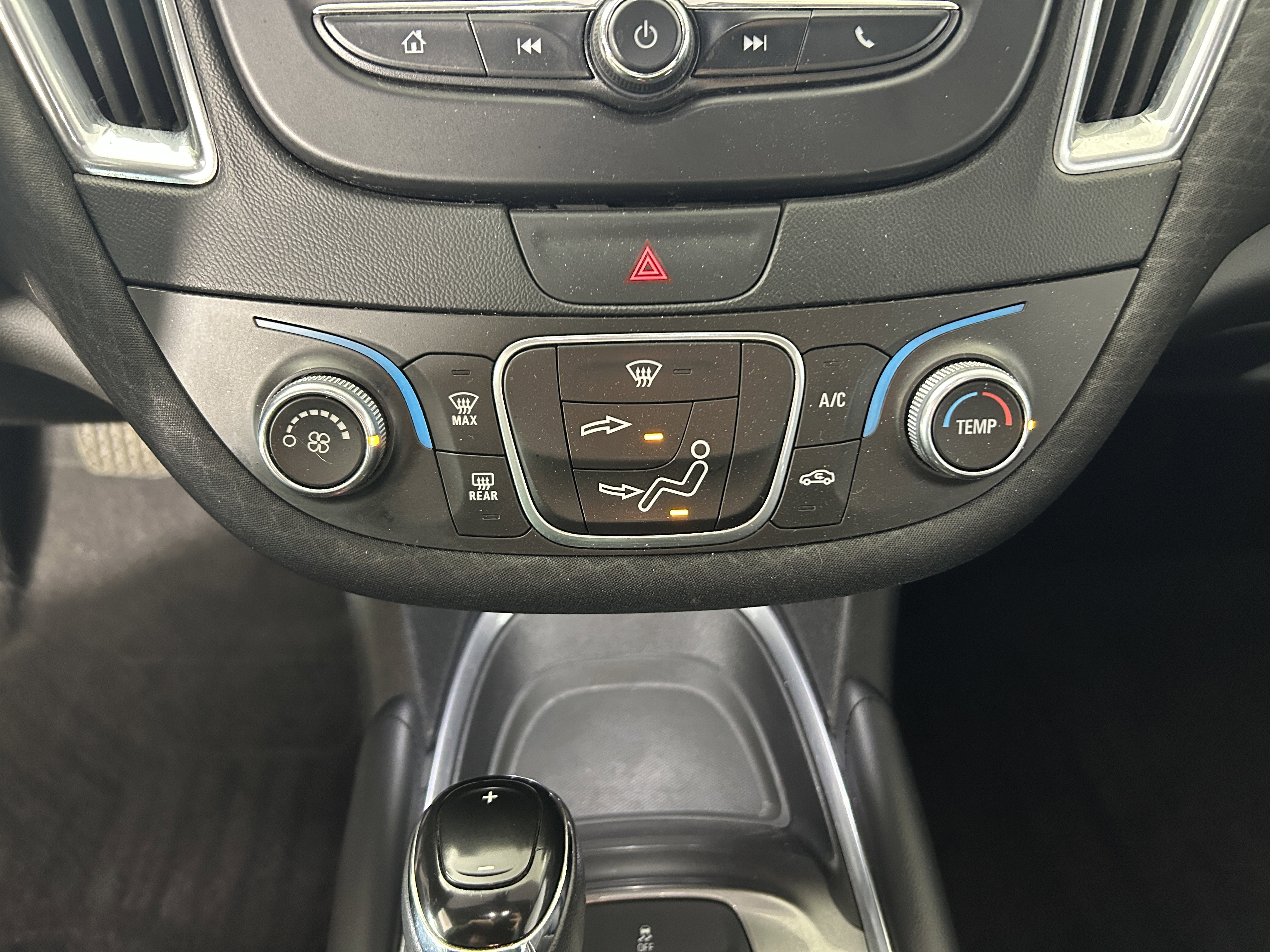 Used 2018 Chevrolet Malibu LT image 17