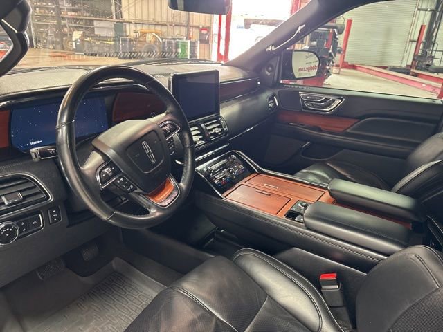 Used 2018 Lincoln Navigator Reserve w/ Technology Package AWD/4WD image 16