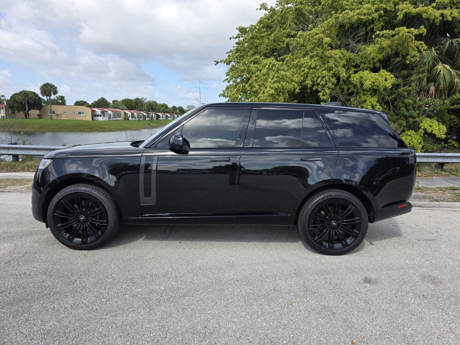 Used 2023 Land Rover Range Rover SE AWD/4WD image 7