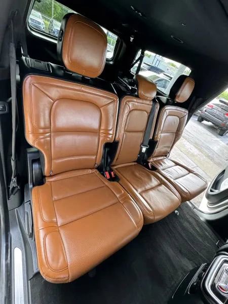 Used 2020 Lincoln Navigator L Reserve w/ Luxury Package RWD image 26