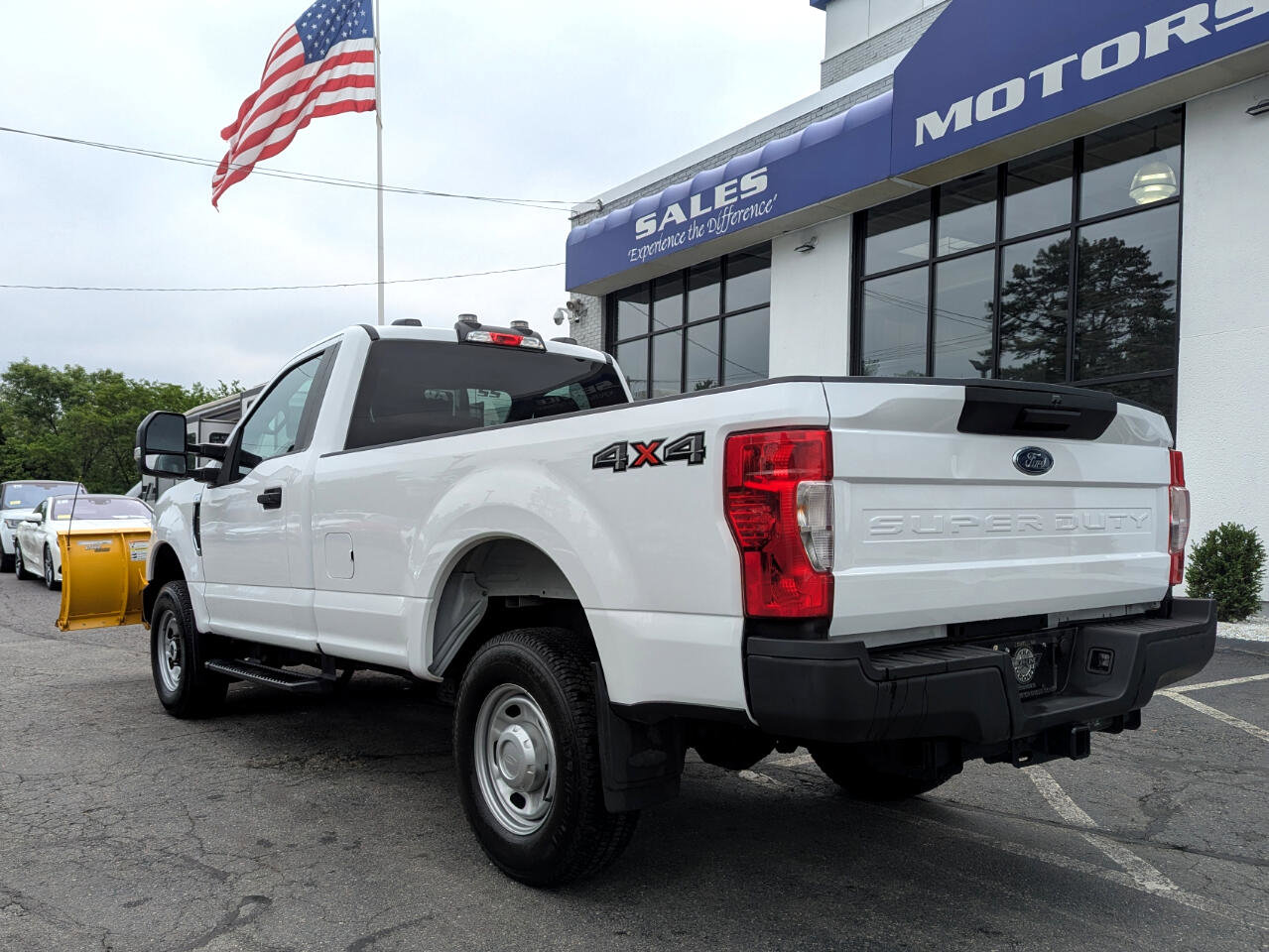 Used 2022 Ford F250 XL w/ Power Equipment Group image 9