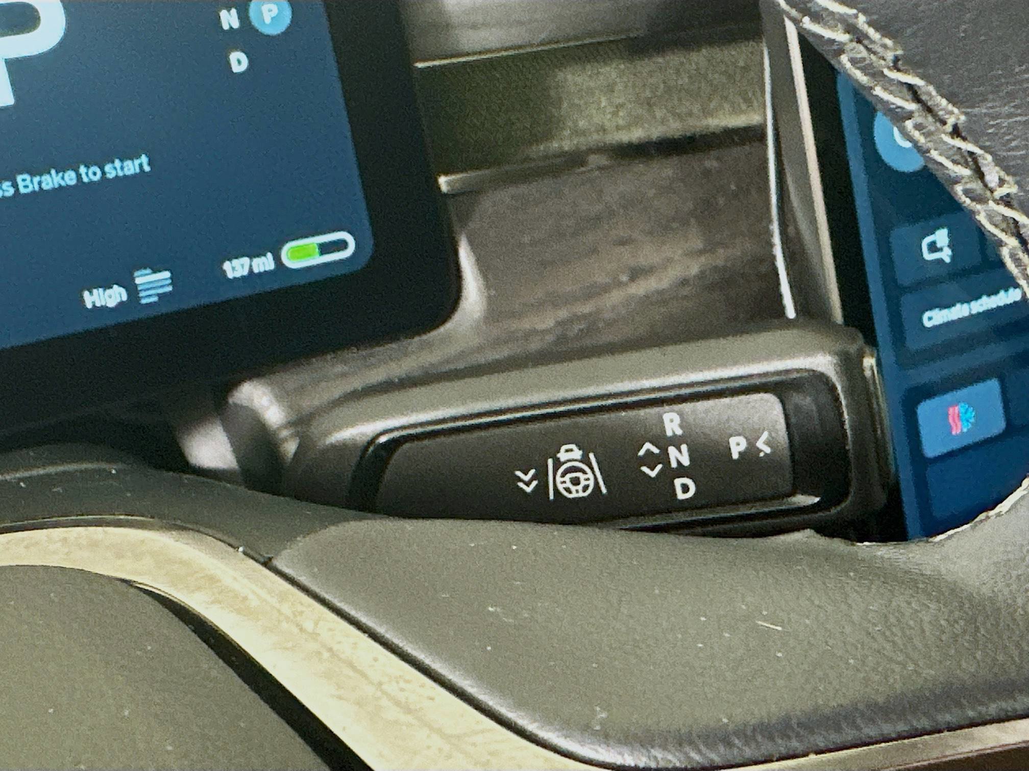 Used 2022 Rivian R1T Adventure image 24