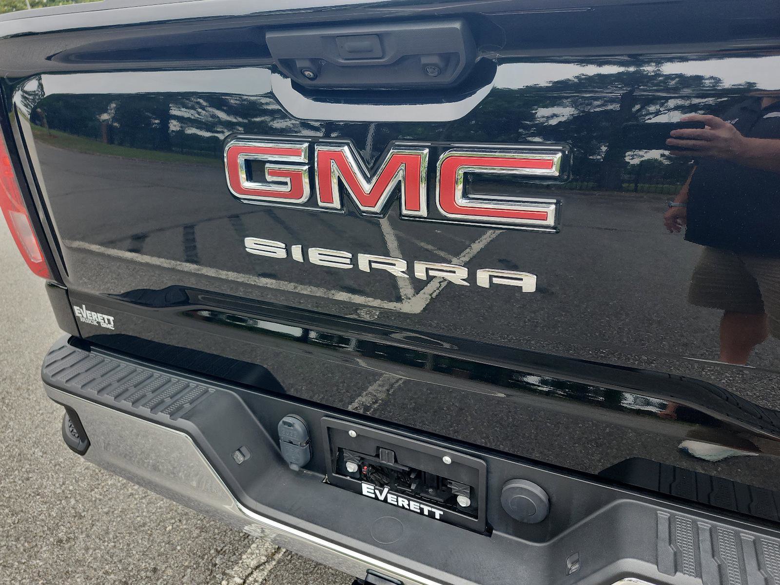 Used 2023 GMC Sierra 1500 SLE AWD/4WD image 4