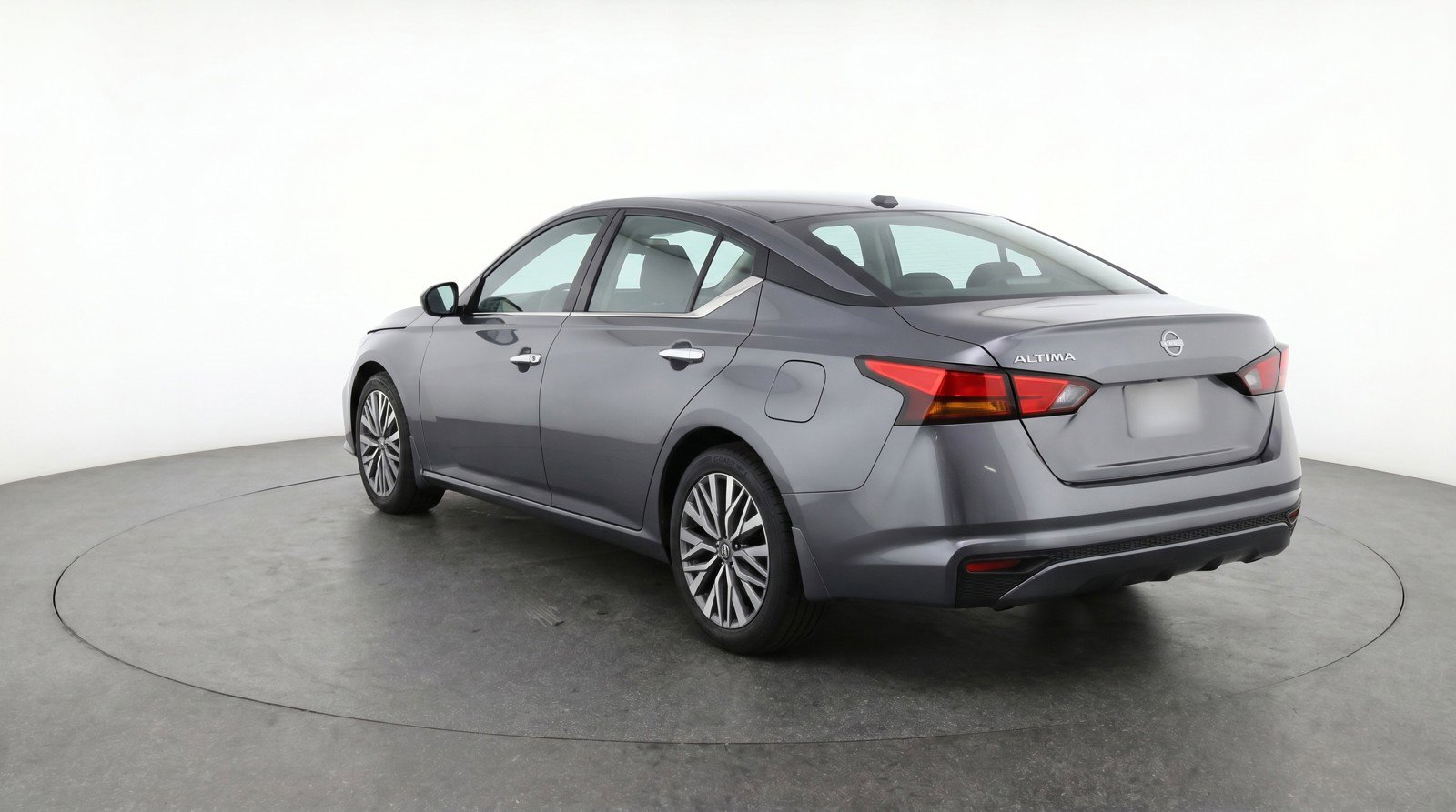 Used 2025 Nissan Altima 2.5 SV FWD image 6