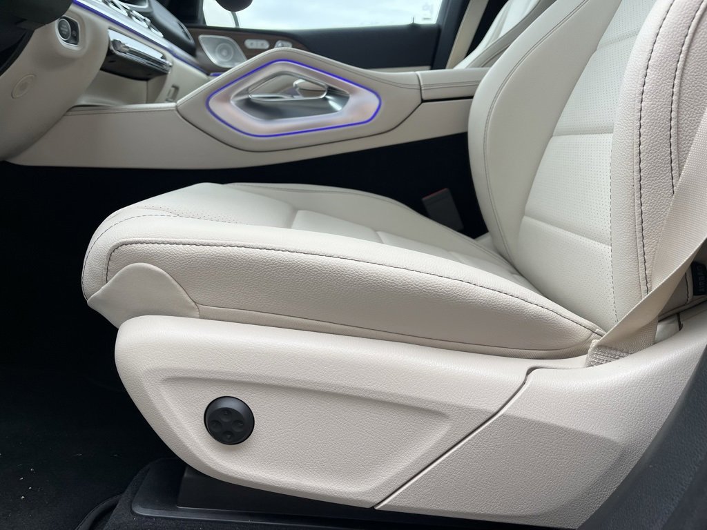 Used 2025 Mercedes-Benz GLS 450 4MATIC image 17