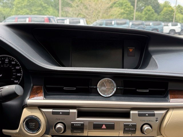 Used 2015 Lexus ES 350 w/ Luxury Package FWD image 20