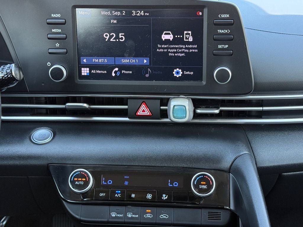 Used 2022 Hyundai Elantra SEL FWD image 25