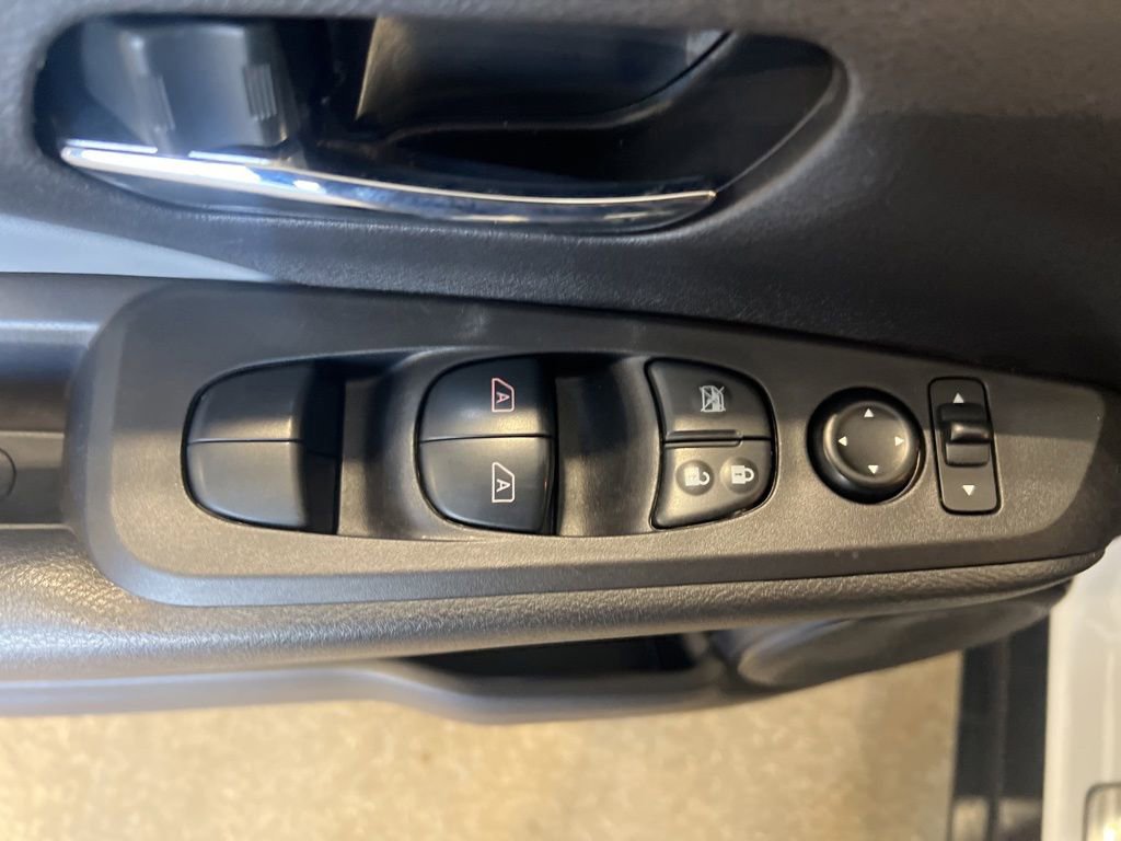 Certified 2024 Nissan Kicks SR w/ SR Premium Package image 52