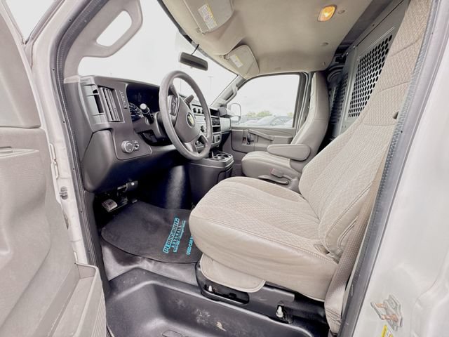 Used 2016 Chevrolet Express 2500 RWD image 10