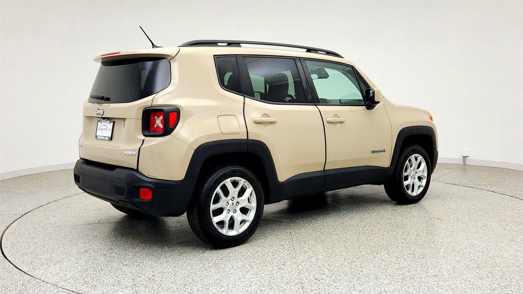 Used 2015 Jeep Renegade Latitude w/ Popular Equipment Group AWD/4WD image 5