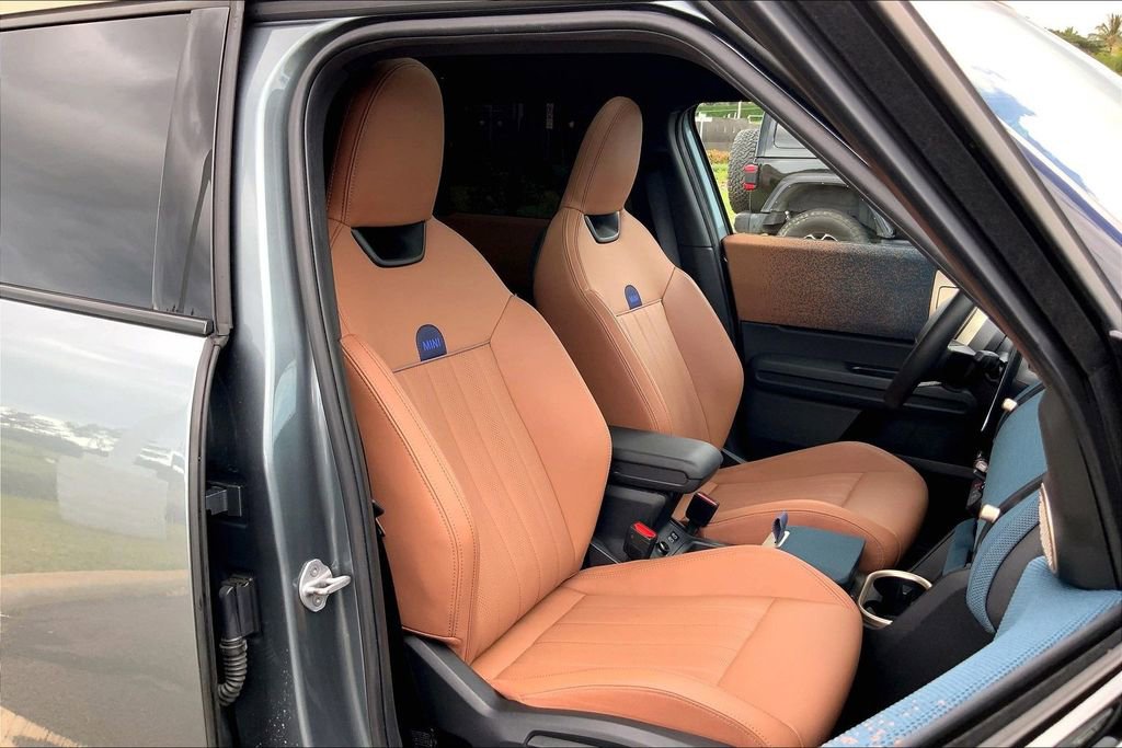 Certified 2025 MINI Cooper Countryman SE w/ Comfort Package Max image 8