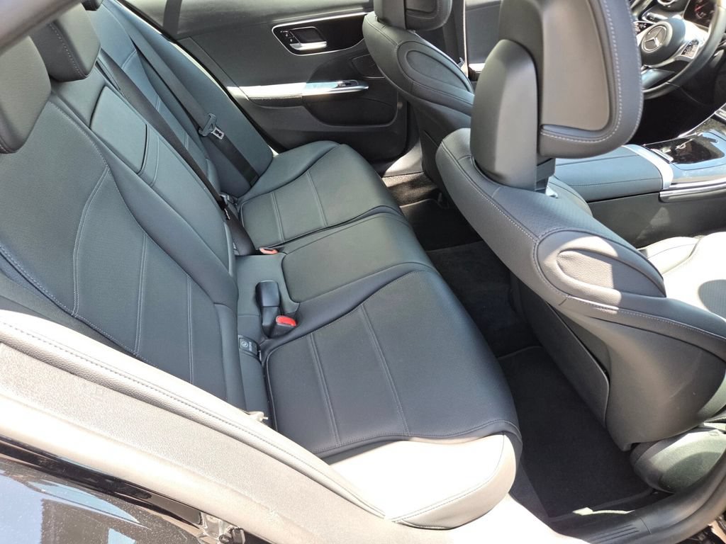 Used 2025 Mercedes-Benz C 300 4MATIC Sedan image 20