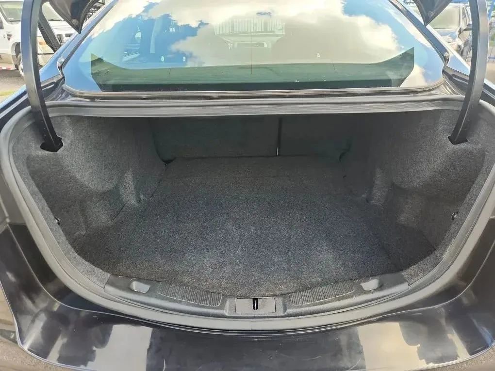 Used 2019 Ford Fusion SE image 16
