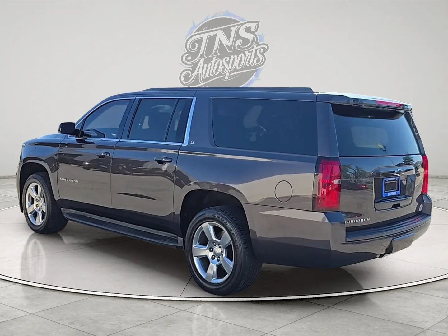 Used 2016 Chevrolet Suburban LT w/ Luxury Package AWD/4WD image 7