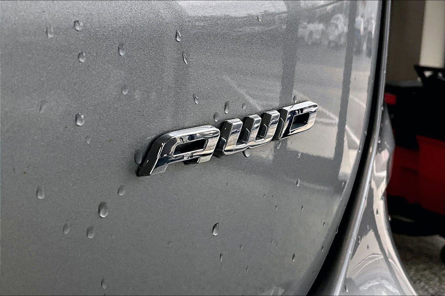 Used 2023 Ford Edge SEL image 9