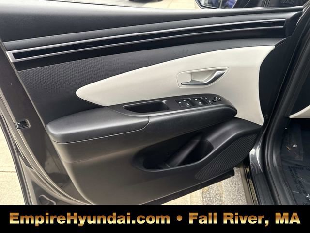 Used 2023 Hyundai Tucson SE image 18