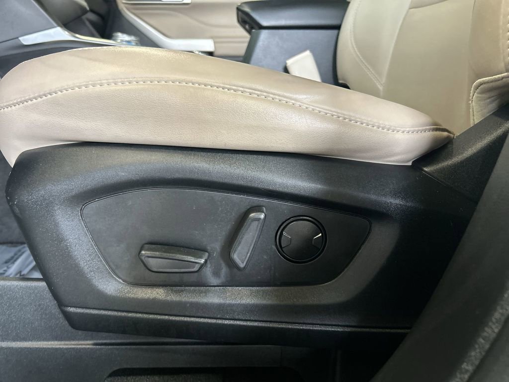 Used 2023 Ford Explorer XLT w/ Equipment Group 202A image 12