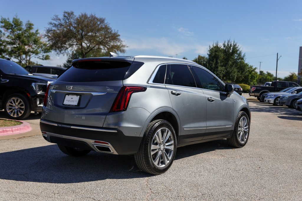 Used 2022 Cadillac XT5 Premium Luxury w/ Technology Package AWD/4WD image 4