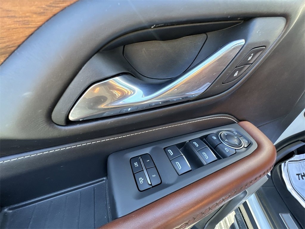 Used 2024 GMC Yukon XL Denali Ultimate image 13
