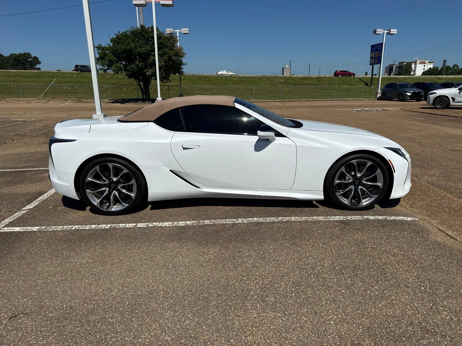 Used 2022 Lexus LC 500 Convertible w/ Touring Package RWD image 4