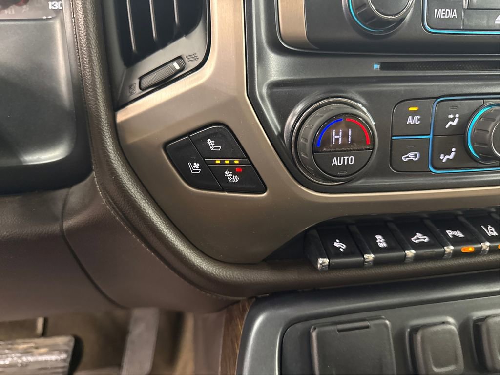 Used 2017 GMC Sierra 2500 Denali w/ Duramax Plus Package AWD/4WD image 34