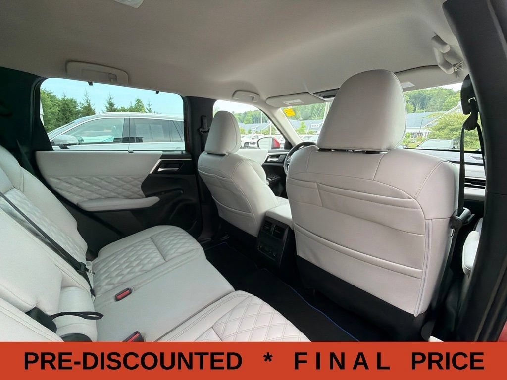Used 2023 Mitsubishi Outlander SEL AWD/4WD image 62