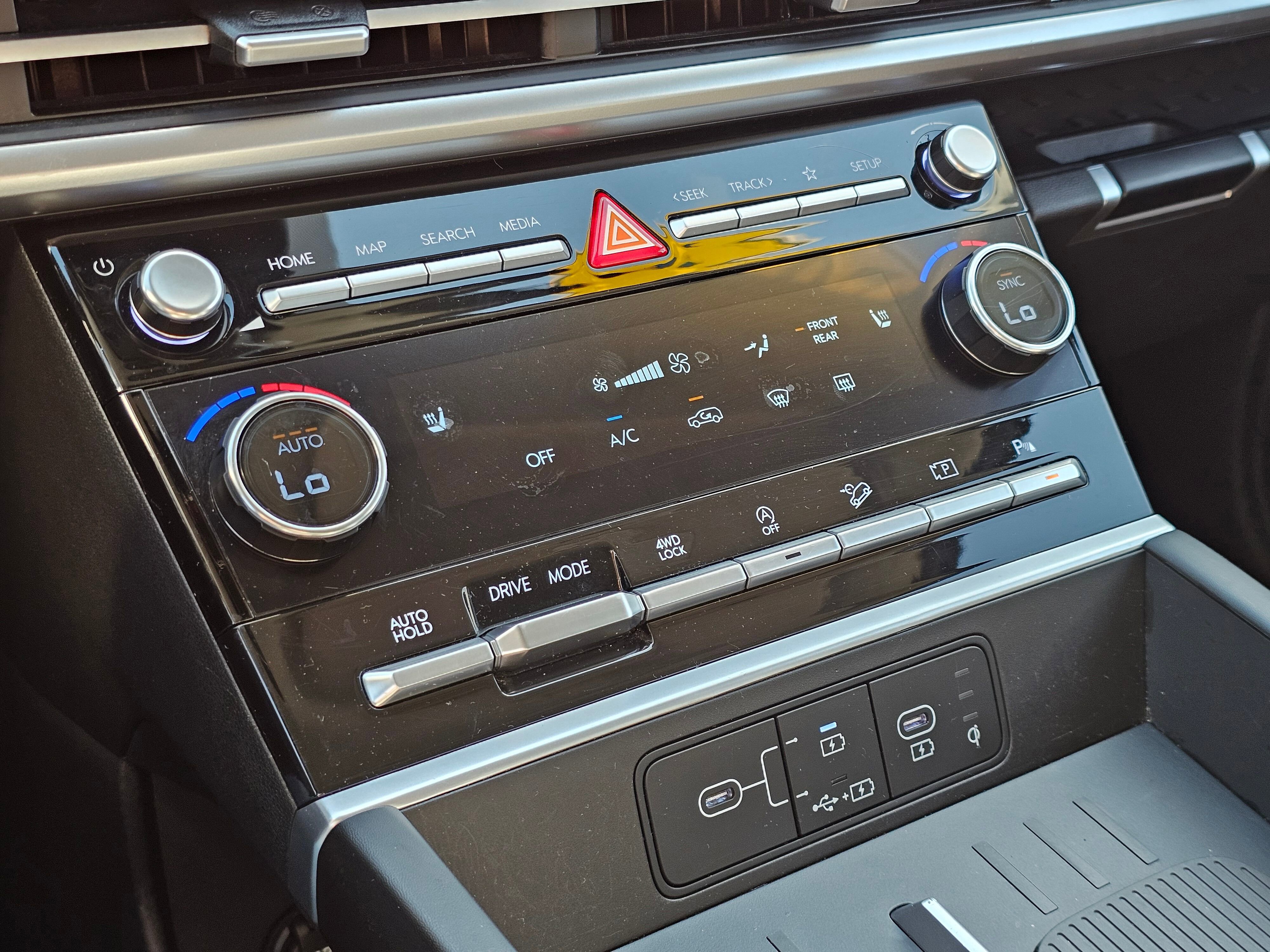 Used 2024 Hyundai Santa Fe SEL image 28