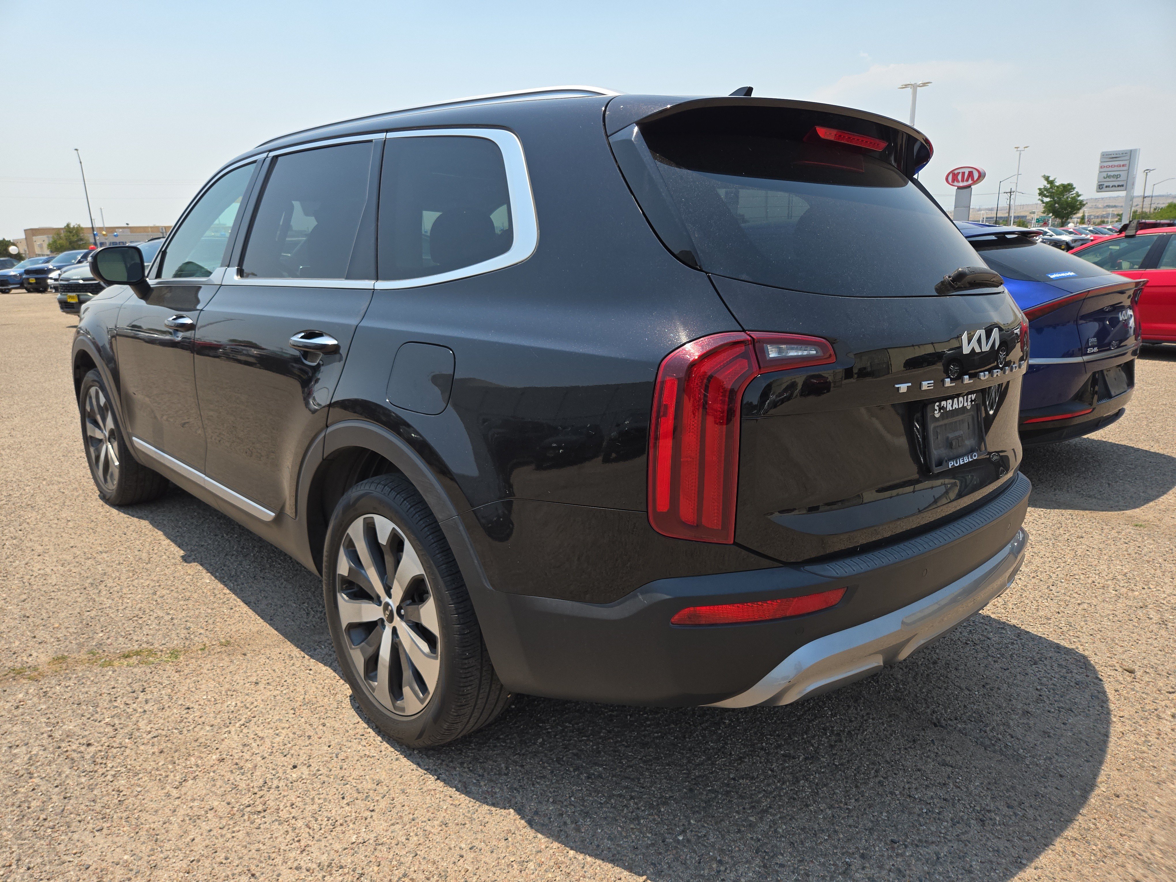Used 2022 Kia Telluride S FWD image 5