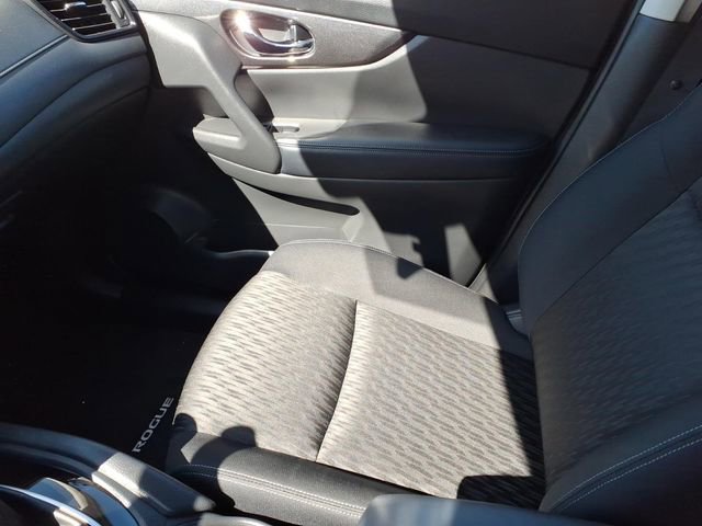 Used 2020 Nissan Rogue SV AWD/4WD image 19