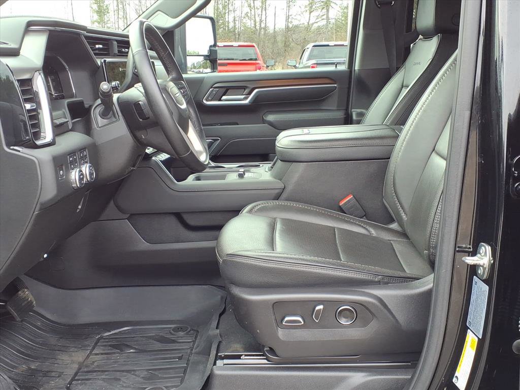 Used 2025 GMC Sierra 3500 Denali w/ Denali Reserve Package image 15