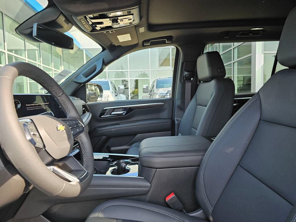 New 2026 Chevrolet Suburban LT w/ Comfort Package AWD/4WD image 24