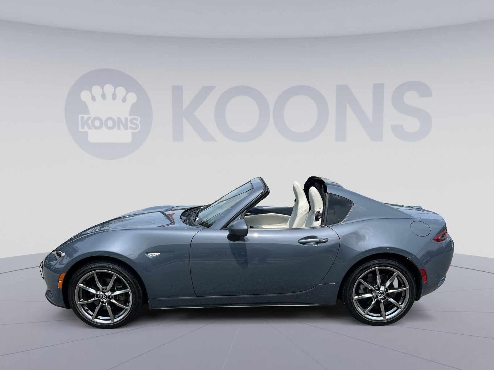 Used 2021 MAZDA MX-5 Miata RF Grand Touring RWD image 2