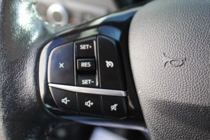 Used 2021 Ford Escape SE w/ SE Sport Appearance Package image 17