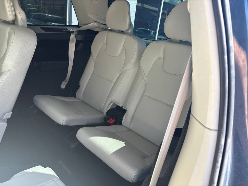 Used 2024 Volvo XC90 B6 Plus w/ Protection Package Premier AWD/4WD image 14