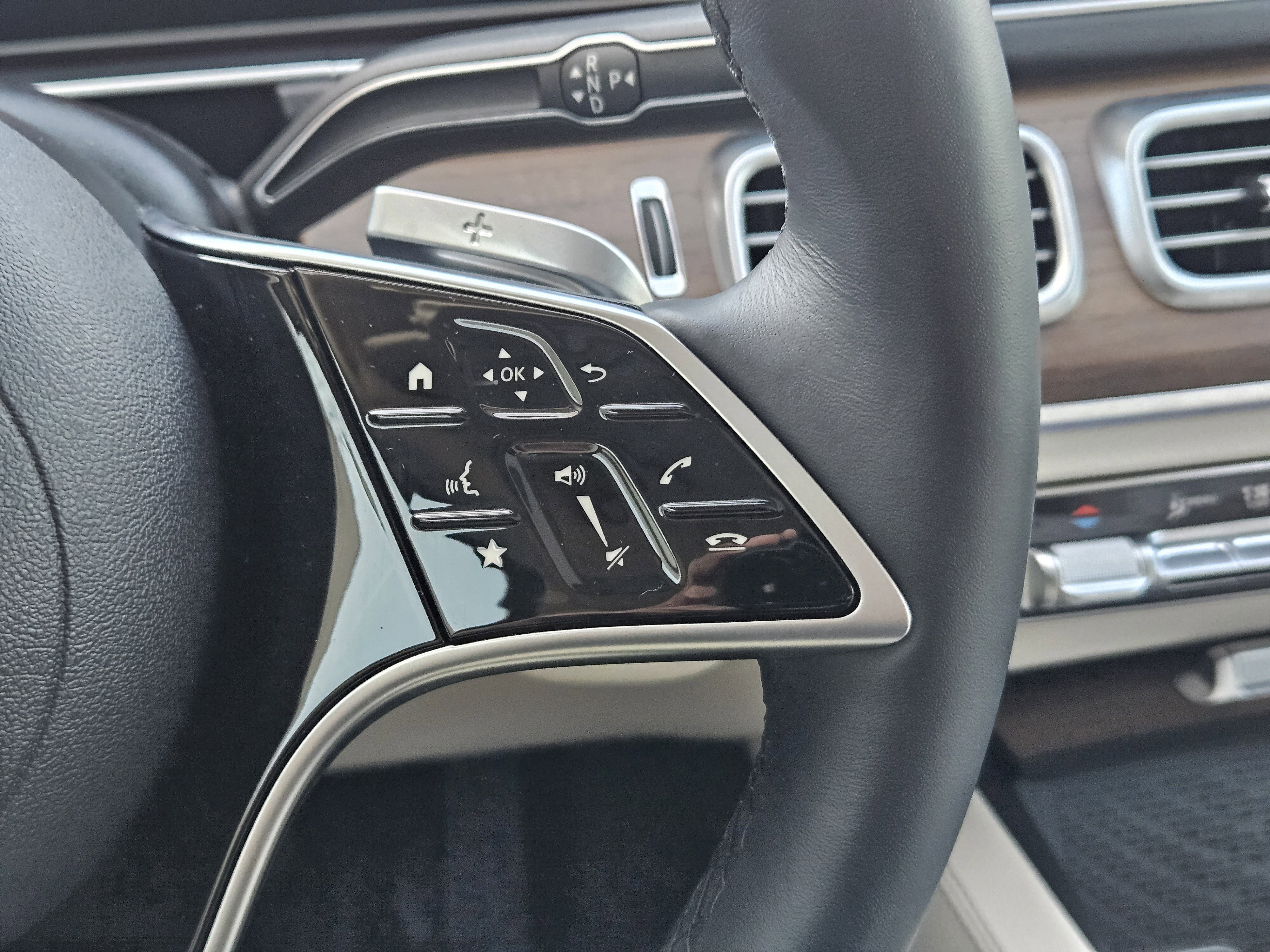 Certified 2025 Mercedes-Benz GLS 450 4MATIC image 29