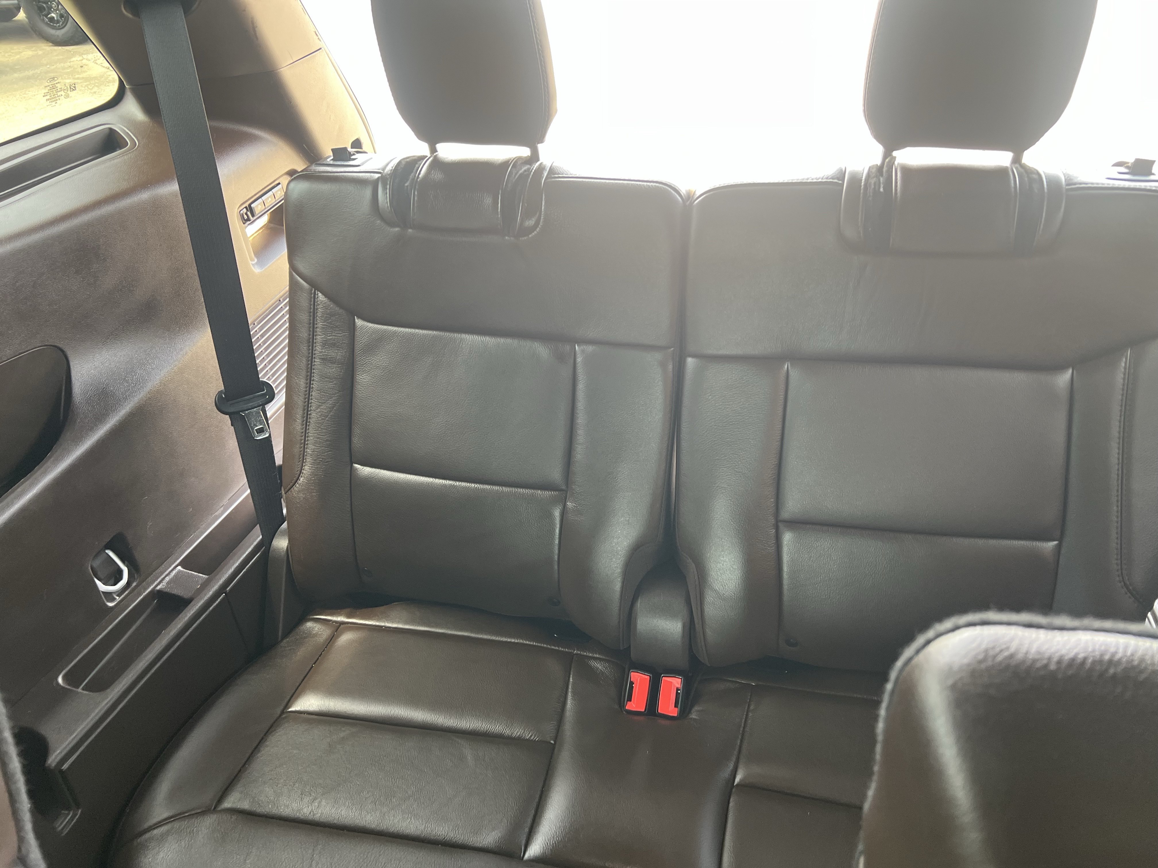 Used 2021 Ford Explorer Limited w/ Equipment Group 301A AWD/4WD image 19