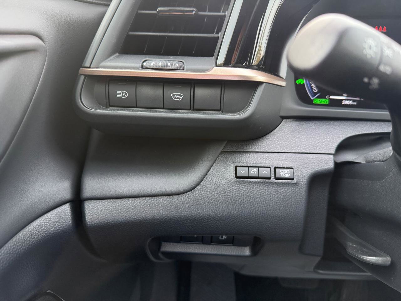 Used 2025 Toyota Crown XLE AWD/4WD image 25