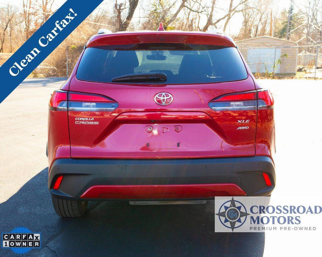 Used 2022 Toyota Corolla Cross XLE w/ Convenience Package image 4