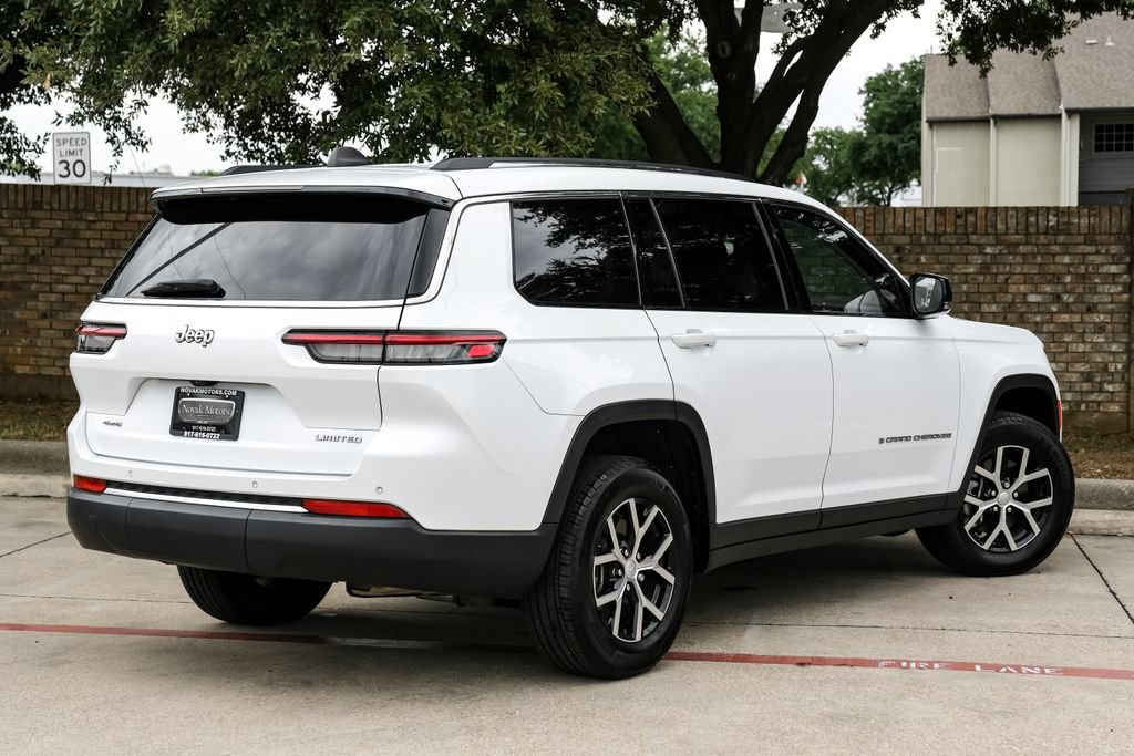 Used 2023 Jeep Grand Cherokee L Limited AWD/4WD image 16