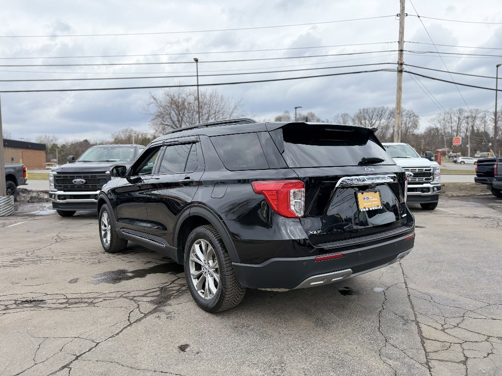 Certified 2022 Ford Explorer XLT w/ Equipment Group 202A image 5