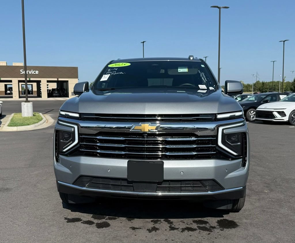 Used 2025 Chevrolet Tahoe LT AWD/4WD image 2