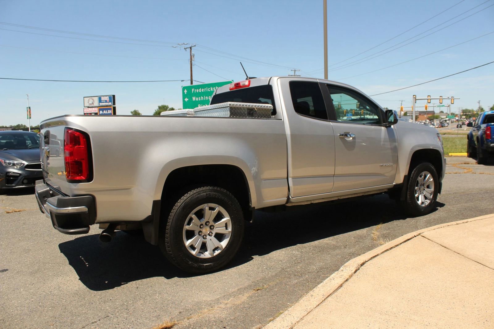 Used 2015 Chevrolet Colorado LT w/ Luxury Package RWD image 8