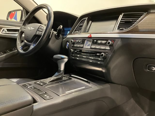 Used 2018 Genesis G80 3.8 w/ Option Group 02 RWD image 33