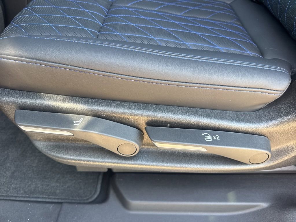 Used 2025 Cadillac Escalade IQ Sport 1 image 32